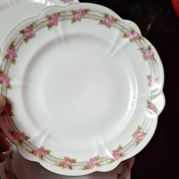 Vintage Scalloped Bone China Plates - Pink Rose Garland & Gold Rim - Set of 6 - Picture 10 of 15